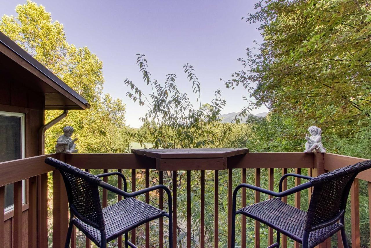 Cozy Cabin With Mountain Views Near Skylift Park! Gatlinburg Extérieur photo