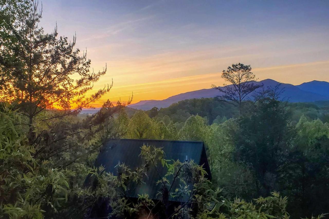 Cozy Cabin With Mountain Views Near Skylift Park! Gatlinburg Extérieur photo