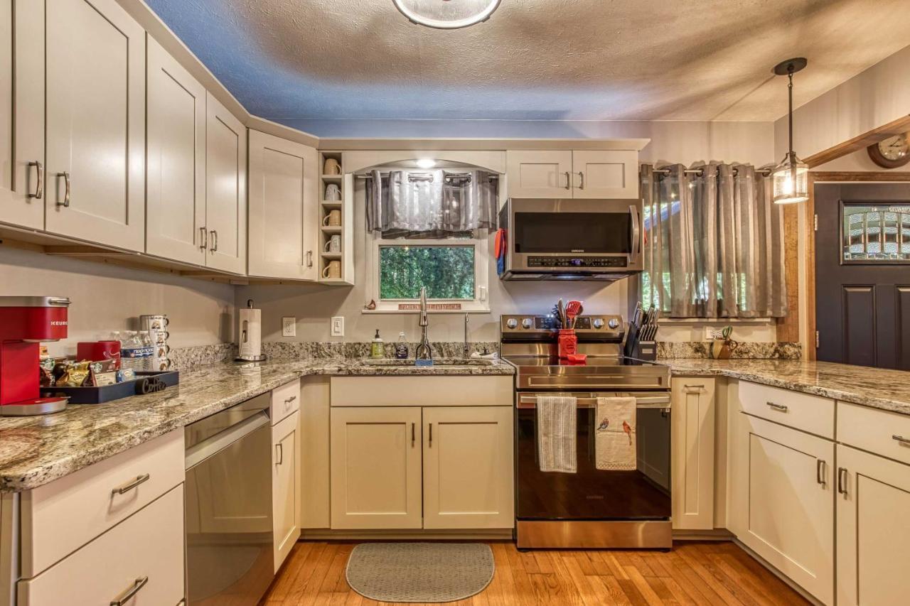 Cozy Cabin With Mountain Views Near Skylift Park! Gatlinburg Extérieur photo