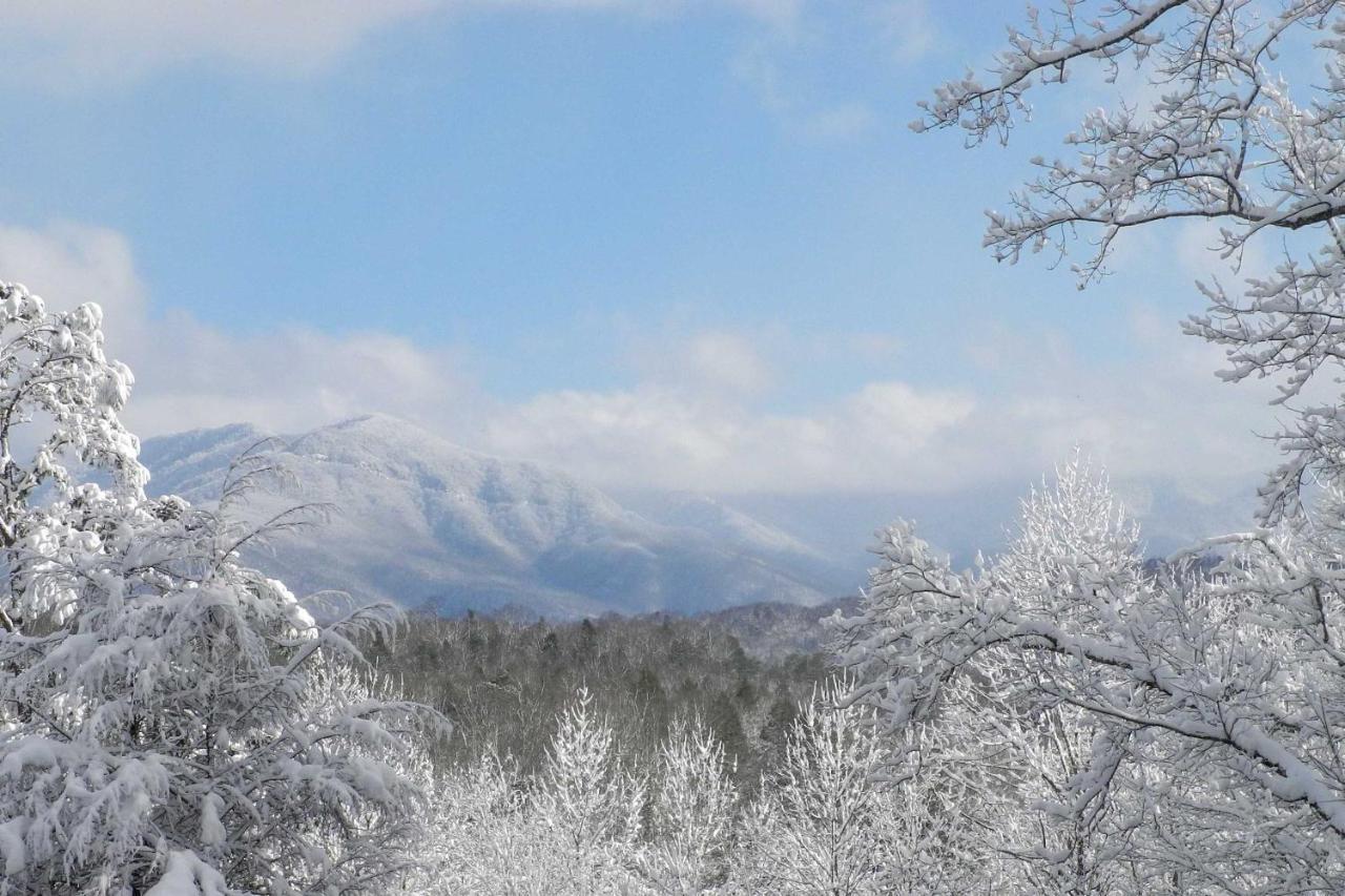 Cozy Cabin With Mountain Views Near Skylift Park! Gatlinburg Extérieur photo